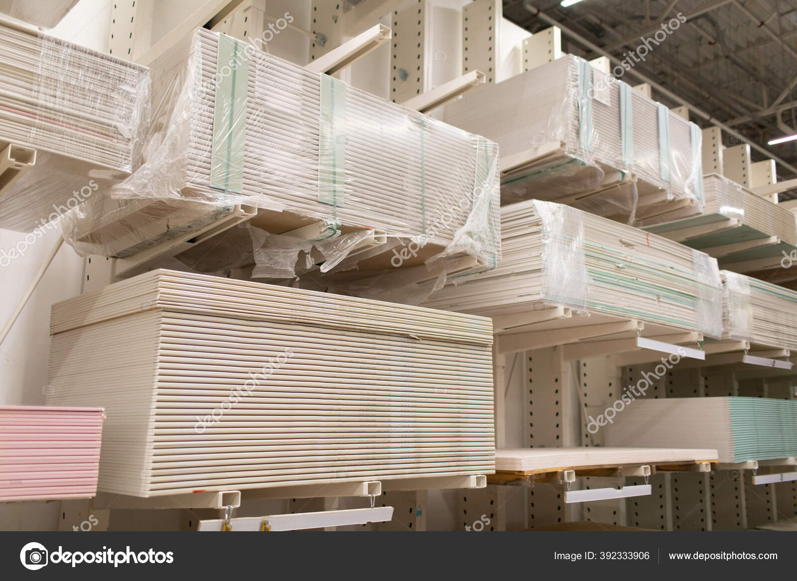 https://st4.depositphotos.com/6544182/39233/i/1600/depositphotos_392333906-stock-photo-pallet-with-drywall-sheets-plasterboard.jpg