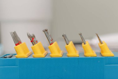 Diş bakımı makinesi makrosu için bir dizi nozül kapat.