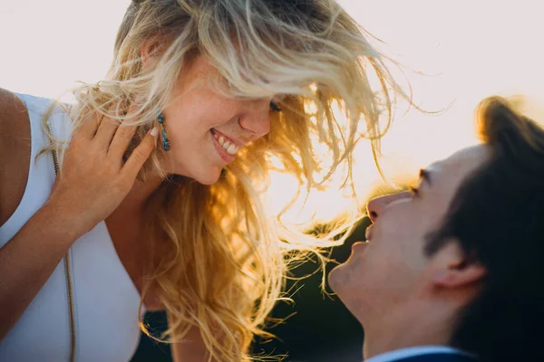 Casamento casal noiva e noivo juntos para sempre — Fotografia de Stock