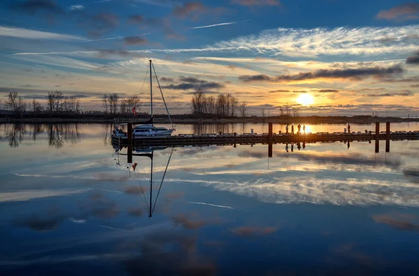 Coucher Soleil Sur Rivière Beau Ciel Dramatique — Photo