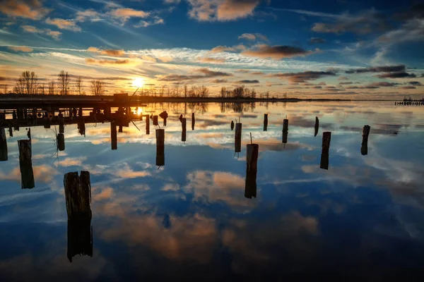 Coucher Soleil Sur Rivière Beau Ciel Dramatique — Photo