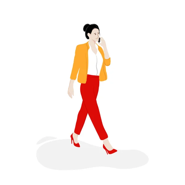 Donna d'affari che cammina per strada con il telefono. Moderna illustrazione flat lay. Città stile di vita vettoriale illustrazione . — Vettoriale Stock