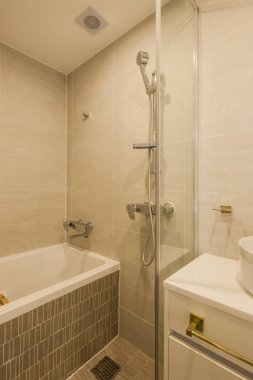 Beyaz banyo küvet iç 