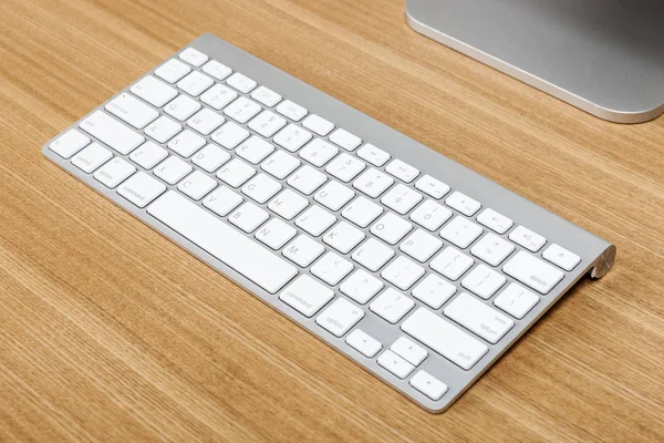 Computer Wood Table White Background — Stock Photo, Image