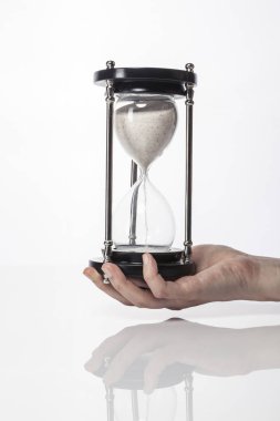 kum zamanlayıcı izole beyaz.