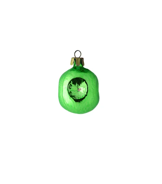 Різдвяна зелена іграшка ізольована на білому тлі . — стокове фото