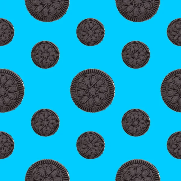 Galletas Chocolate Sobre Fondo Azul Vista Superior Patrón Sin Costuras — Foto de Stock