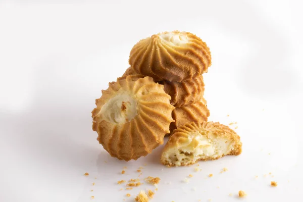 Масло печиво з вершками ізольоване на білому тлі . — стокове фото
