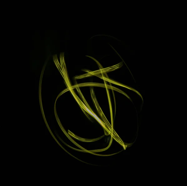 Πάγωμα φως φωτογραφία, αφηρημένο ραβδώσεις κίτρινο χρώμα σε μαύρο φόντο, γίνεται με φως ζωγραφική ή φως σχέδιο — Φωτογραφία Αρχείου