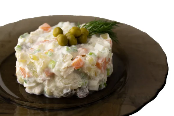 Традиционный русский салат "Оливье". Крупный план . — стоковое фото