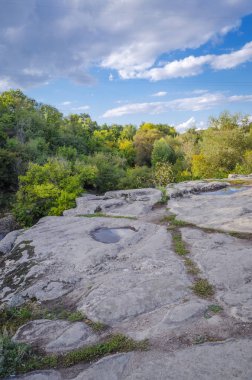 Sonbahar arifesinde kaynar su ile Kanyon