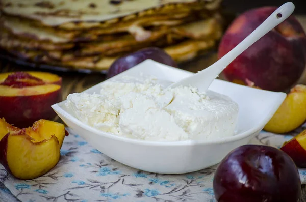 Fiocchi Latte Freschi Naturali Frutta Sul Tavolo — Foto Stock