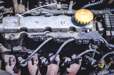 Eski bir araba, eski motor yakın çekim