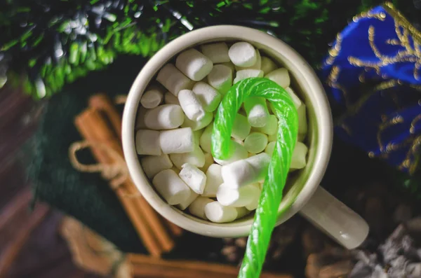 Cup Drink Marshmallows New Year Decorated Background — Stock Photo, Image