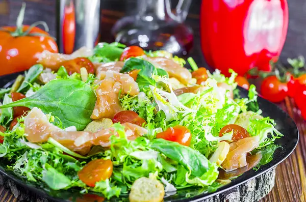 Ensalada de pescado rojo dieta — Foto de Stock