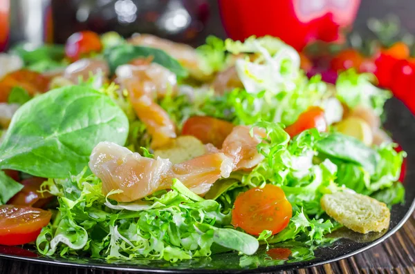 Röd fisk diet sallad — Stockfoto