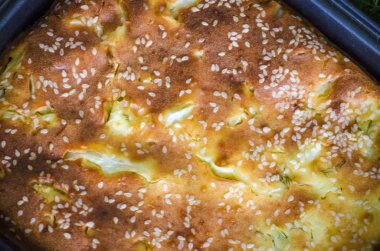 genç lahana pişmiş pasta