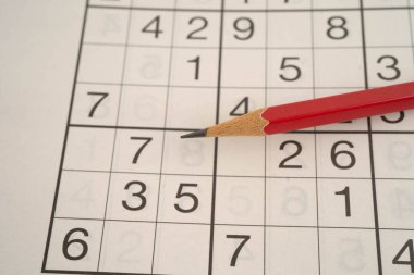 Sudoku bulmacası, yaşlı hastada Alzheimer hastalığının gelişmesi için beyni genç tutmak adına oynanacak bir oyun..