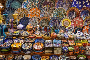 Kapalıçarşı, Istanbul, Türkiye, geleneksel Türk Seramik Hediyelik eşya koleksiyonu.