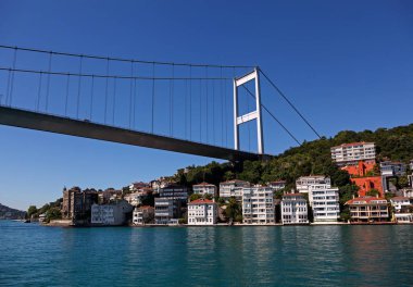 Istanbul, Türkiye - 14 Haziran 2018: Fatih Sultan Mehmet Köprüsü'nde gündüz