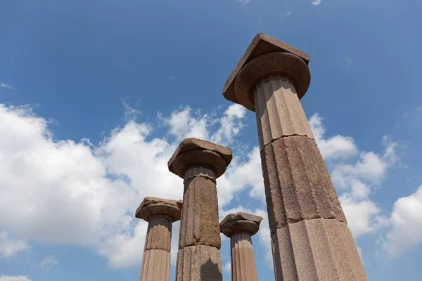 古阿索斯雅典娜庙柱 — 图库照片