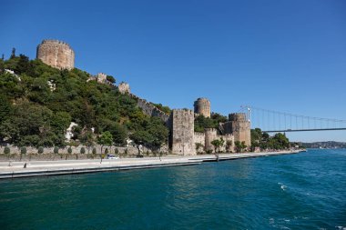 Istanbul, Türkiye - 13 Haziran 2018: Rumeli Kalesi, Rumeli Hisarı, gündüz, doğal görünümünü