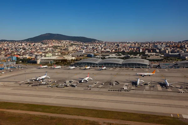 Stambuł Turcja Lipiec 2017 Widok Lotnisko Sabiha Gokcen Ciągu Dnia — Zdjęcie stockowe