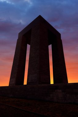 Çanakkale martydrom mavi bulutlu gökyüzü karşı