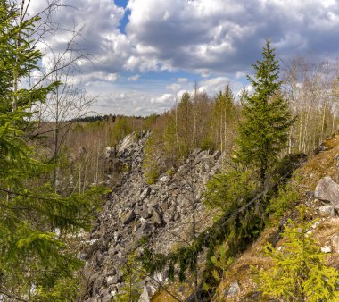 Karelia'ya hafta sonu gezisi. Ruskeala dağ Parkı. 