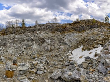 Karelia'ya hafta sonu gezisi. Ruskeala dağ Parkı. 