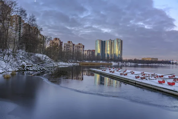 Αυγή Στην Αγία Πετρούπολη Στην Περιοχή Της Αλιείας Πρωί Δεκεμβρίου — Φωτογραφία Αρχείου