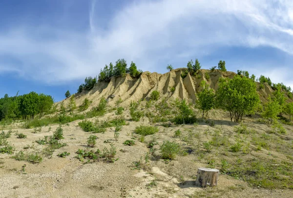 Quarries Extraction Limestone Mound Formed Small Piles Crushed Limestone Washed — Stock Photo, Image