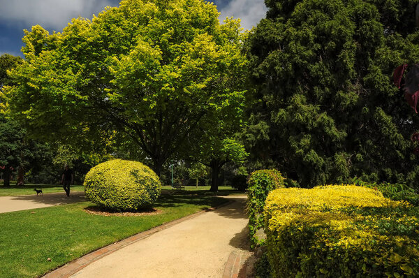 Grooming and beauty of the parks of Melbourne