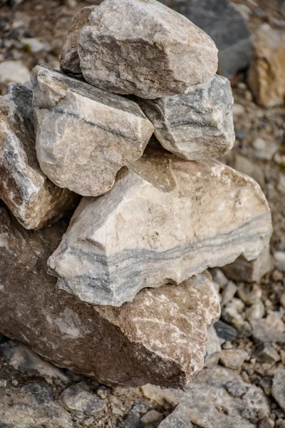 Stone Pyramids Built Tourists Pieces Marble Mountain Park Ruskeala — Stock Photo, Image