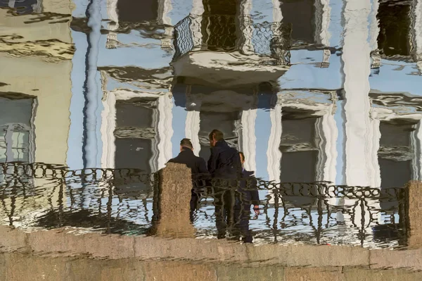 Віддзеркалення Будинків Набережній Воді Річки Мойка Санкт Петербурзі — стокове фото