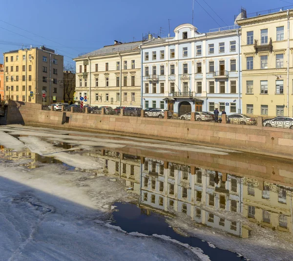 Gondolatok Házak Folyó Moika Sunny Április Nap Petersburg — Stock Fotó