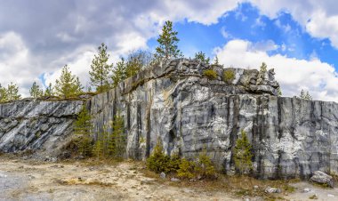 Karelia'ya hafta sonu gezisi. Ruskeala dağ Parkı. 