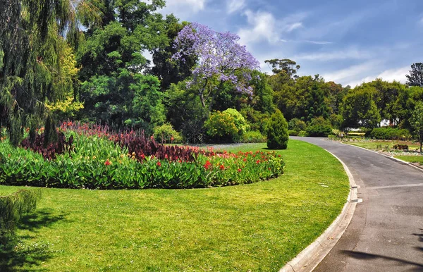Melbourne Parkları ve Bahçeleri. Avusturalya