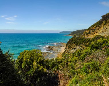 Pasifik Okyanusu'nun Güneşli kıyıları.