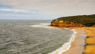 Pasifik okyanusunda bulutlu hava.