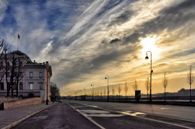 St Petersburg'da Nisan sabahı erken