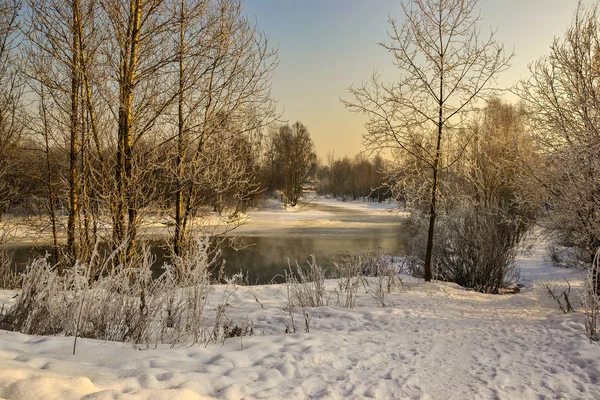 Dia Inverno Ensolarado Banco Rio Slavyanka — Fotografia de Stock