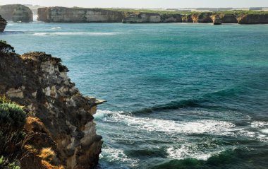 Rüzgarlı bir yaz gününde büyük ve Pasifik okyanusu.