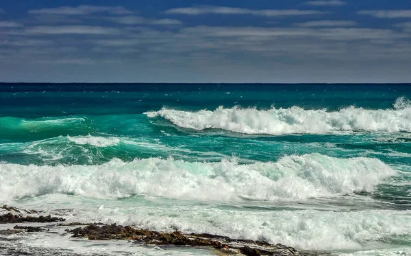 太平洋沿岸の波 オーストラリアへの旅 — ストック写真