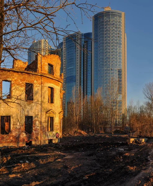 Urban Contrasts Morning Light — Stock Photo, Image