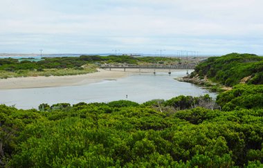 Büyük okyanus yolu boyunca yolculuk. Pasifik Okyanusu'ndan. Avustralya kıyıları.