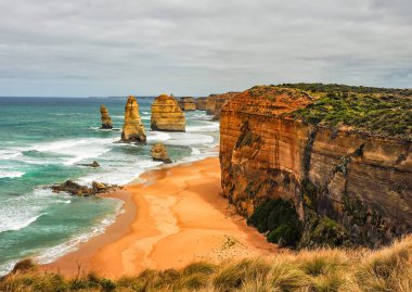 Avustralya'nın doğal anıtı. On iki havari