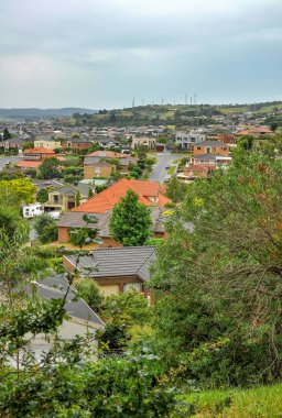 Park Wilson 'da yağmurlu bir gün. Park, Victoria, Avustralya 'daki Berwick' teki Princes Highway 'de yer almaktadır..