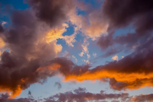 Красочные Облака Небе После Заката — стоковое фото