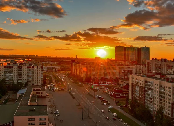 Pôr Sol Verão Tiro Distrito Rybatskoye São Petersburgo Telhado Edifício — Fotografia de Stock